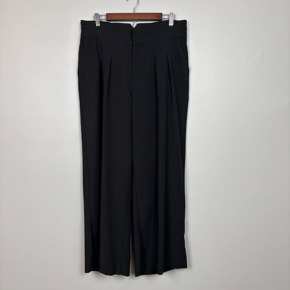 Torrid Pants‎ 12 Black Wide Leg Pleated high Rise Trousers with Pockets